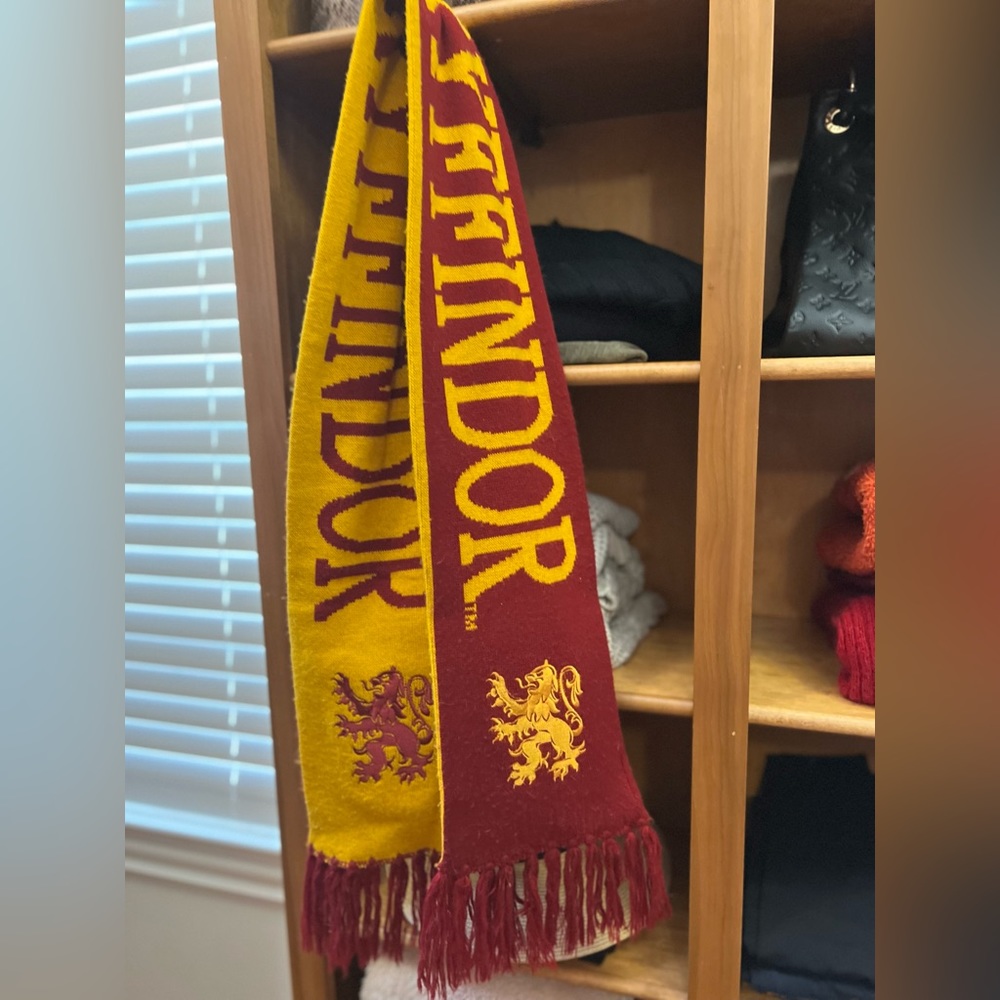 Harry Potter Gryffindor Scarf Universal Studios